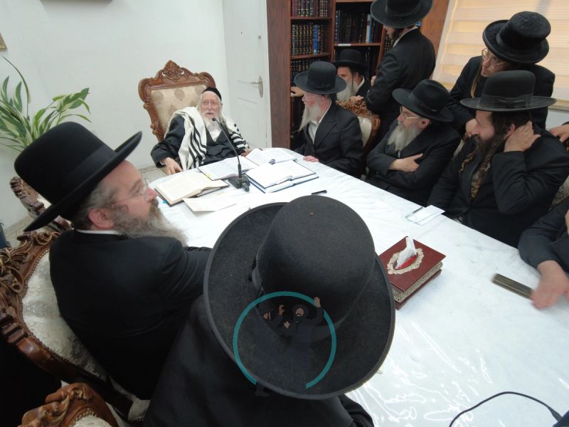 בחורי ישיבת "חכמה ודעת" בשיעור אצל מורנו הרב ברלנד שליט"א