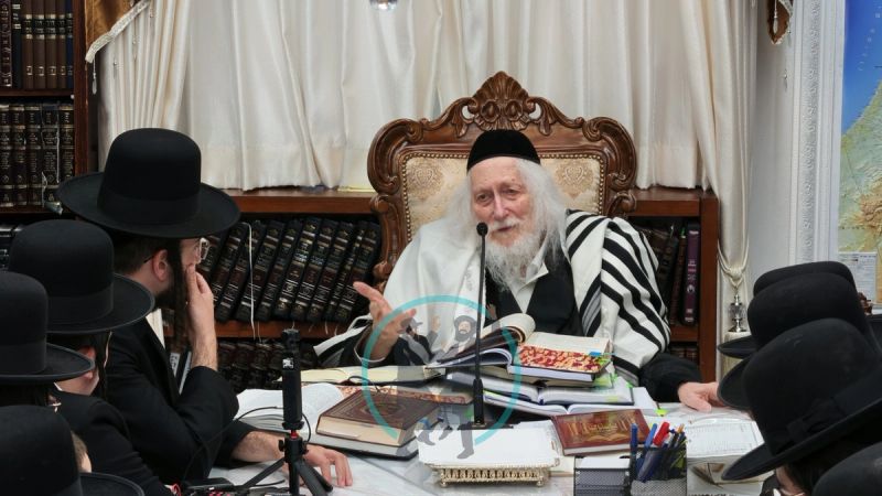 גלריה - בחורי ישיבת "נחלי התורה" בשיעור אצל מורנו הרב ברלנד שליט"א