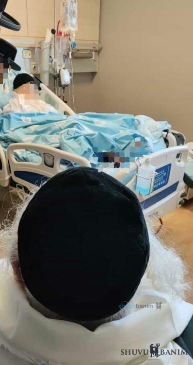 Rav Berland Shlit”a at Bikur Cholim by Rebbe of Biala Days Before the Rebbe’s Passing