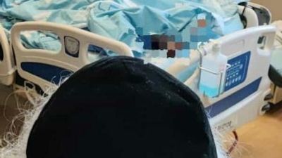 Rav Berland Shlit”a at Bikur Cholim by Rebbe of Biala Days Before the Rebbe’s Passing