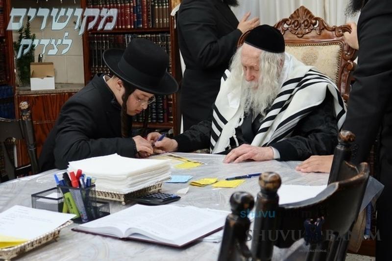 יִנָּצֵל הָעוֹלָם • בחורי ישיבות חסידיות חתמו גם בקודש פנימה