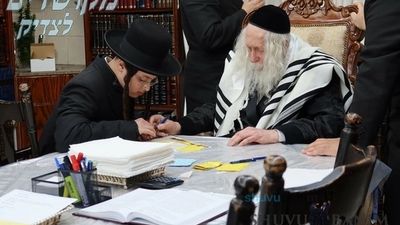 יִנָּצֵל הָעוֹלָם • בחורי ישיבות חסידיות חתמו גם בקודש פנימה