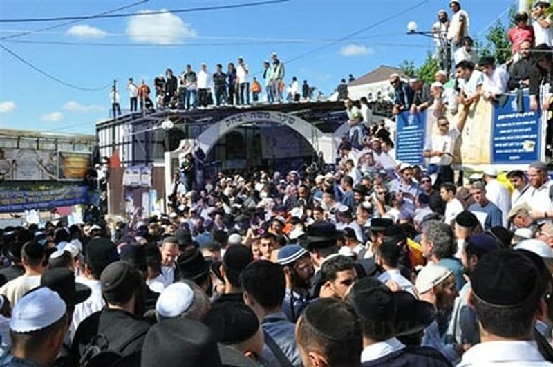 מרגש מאוד: הרב אליעזר ברלנד שליט"א עוזב את אומן ראש השנה תשע"ח ברוב עם הדרת מלך
