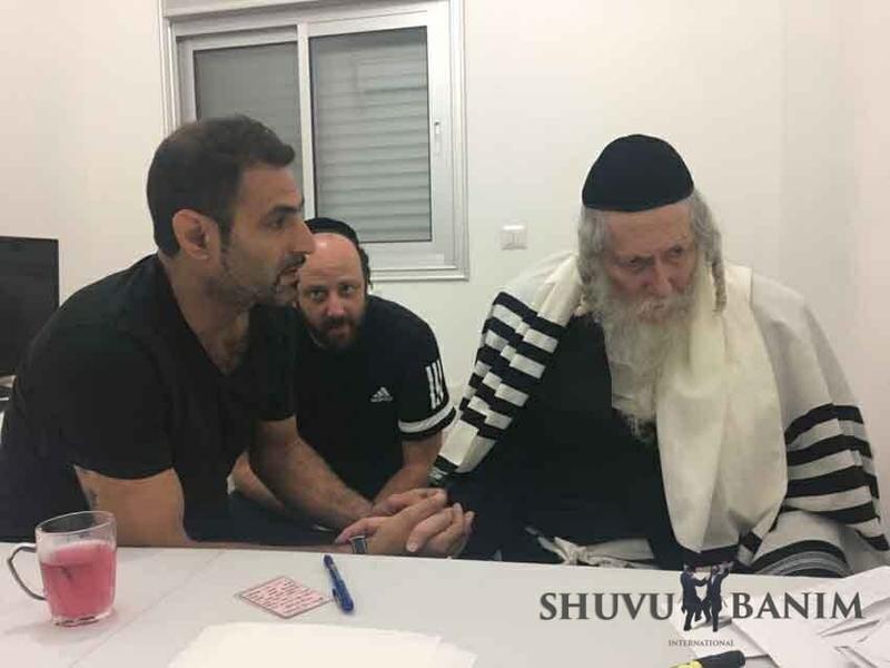 צפו במראות הקודש מתוך מסעות קירוב הרחוקים של הגה"צ הרב אליעזר ברלנד שליט"א הלילה