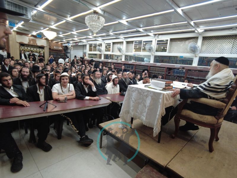 גלריה - מורנו הרב אליעזר ברלנד שליט"א בשיעור לנוער המתחזק