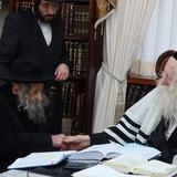 נפטר המקובל מל"ו צדיקים הרב מורי שלום חמדי זצ"ל - ביקור הסטורי אצל הרב ברלנד שליט"א: גלריית תמונות