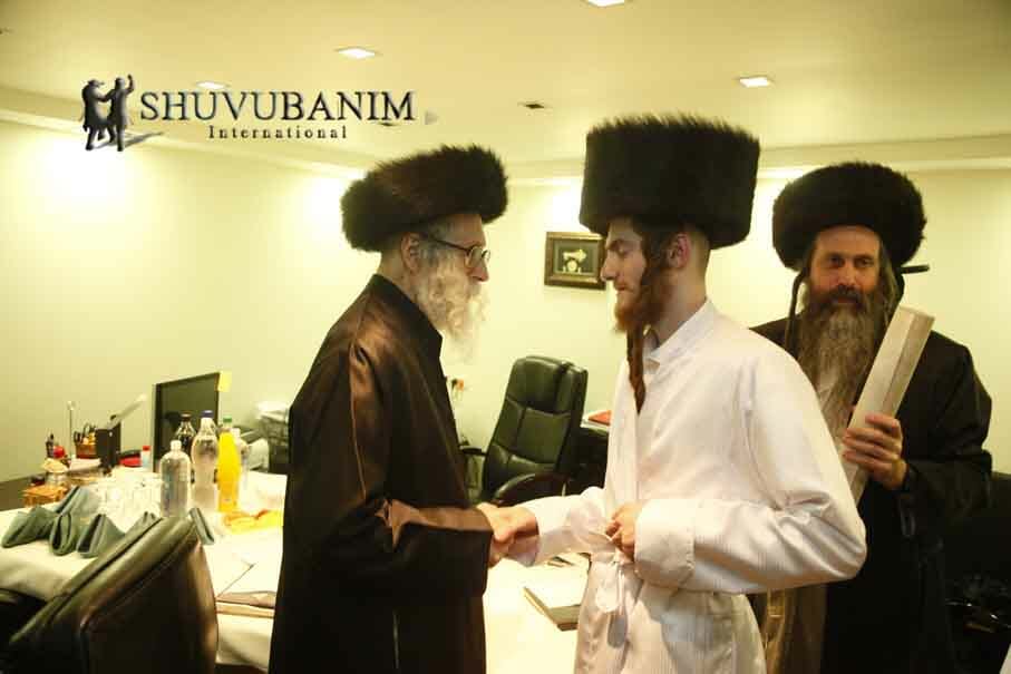 האזינו: על המטוס בדרך לאומן - דברי הרב שטרן אודות הנסיעה הקדושה לציון רבי נחמן