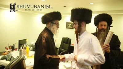 האזינו: על המטוס בדרך לאומן - דברי הרב שטרן אודות הנסיעה הקדושה לציון רבי נחמן