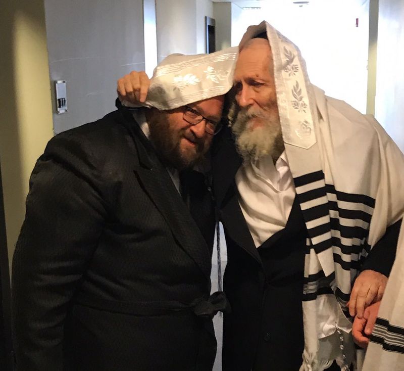 העסקן אהרן בוימיל שליוה את האדמו