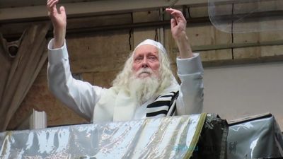 וַיְבָרֶךְ אֹתָם מֹשֶׁה • שבת פרשת פקודי־חזק בצילו של הגה"צ רבי אליעזר ברלנד שליט"א