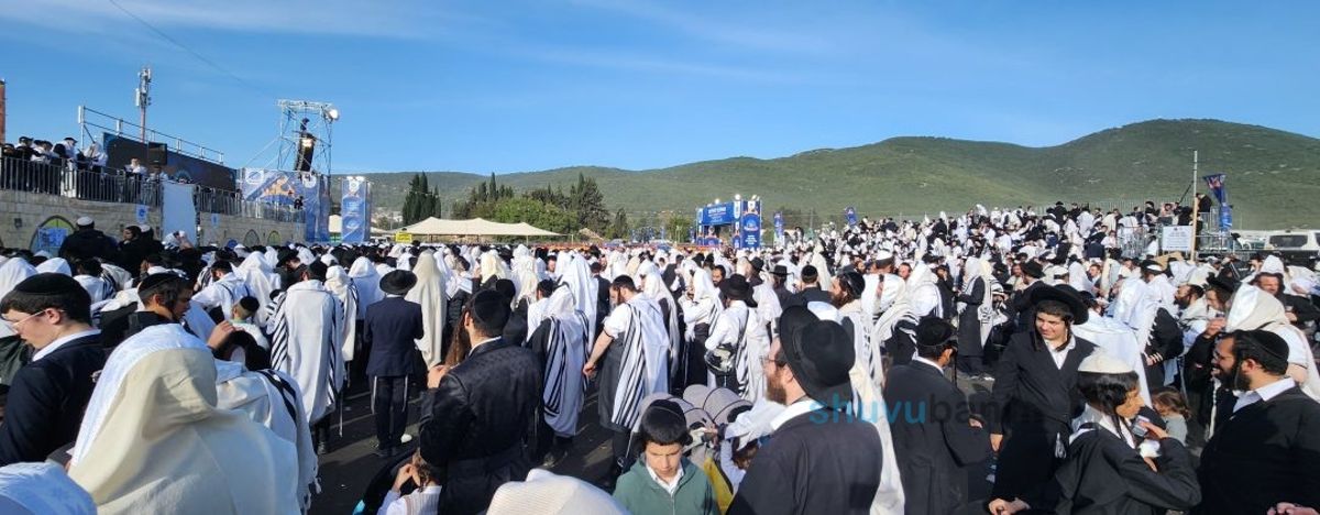 אַשְׁרֵינוּ מָה טוֹב חֶלְקֵנוּ בְּהִלּוּלָא דְּבַר יוֹחַאי • רבבות בהדלקה המרכזית לכבוד התנא האלוקי ע"י מורינו הרב שליט"א באתרא קדישא מירון