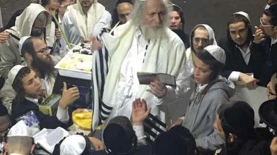 מרגש: התפילה ההיסטורית הראשונה מאז השתחרר הגה"צ הרב אליעזר ברלנד שליט"א