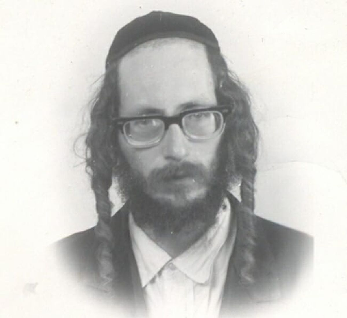 הרב משה שפיצר שליט"א בדיבורים נדירים על תקופת בחרותו של הגה"צ הרב אליעזר ברלנד שליט"א