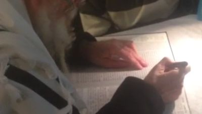 צפו: הרב אליעזר ברלנד שליט"א מלמד גמרא לילד בן 14