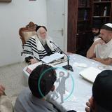 Le Rav Eliezer Berland chlita lors d'un cours pour les résidents du centre : "Si tu n'avances pas — tu recules"