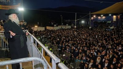 עוּלוּ וְאִתְכַּנְּשׁוּ לְהִלּוּלָא דְּבַר יוֹחַאי • כל הפרטים על ההדלקה המרכזית באתרא קדישא מירון בהשתתפות הגה"צ רבי אליעזר ברלנד שליט"א