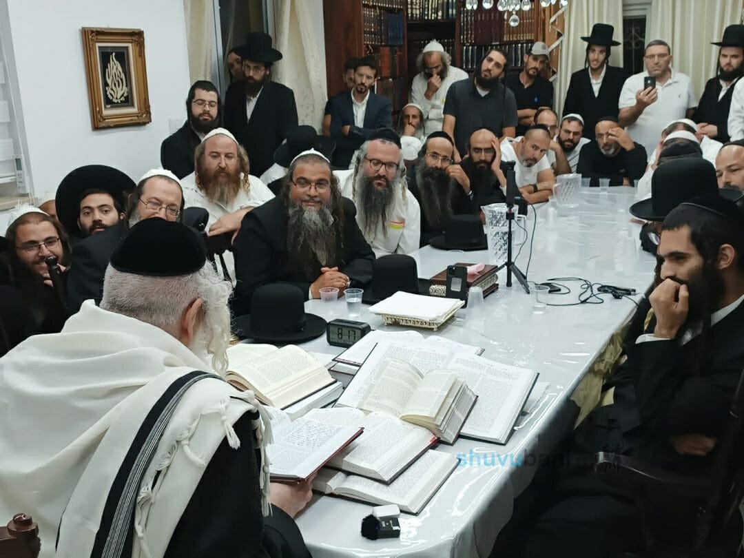 שובו בנים נתיבות בשיעור בבית הגה"צ רבי אליעזר ברלנד שליט"א