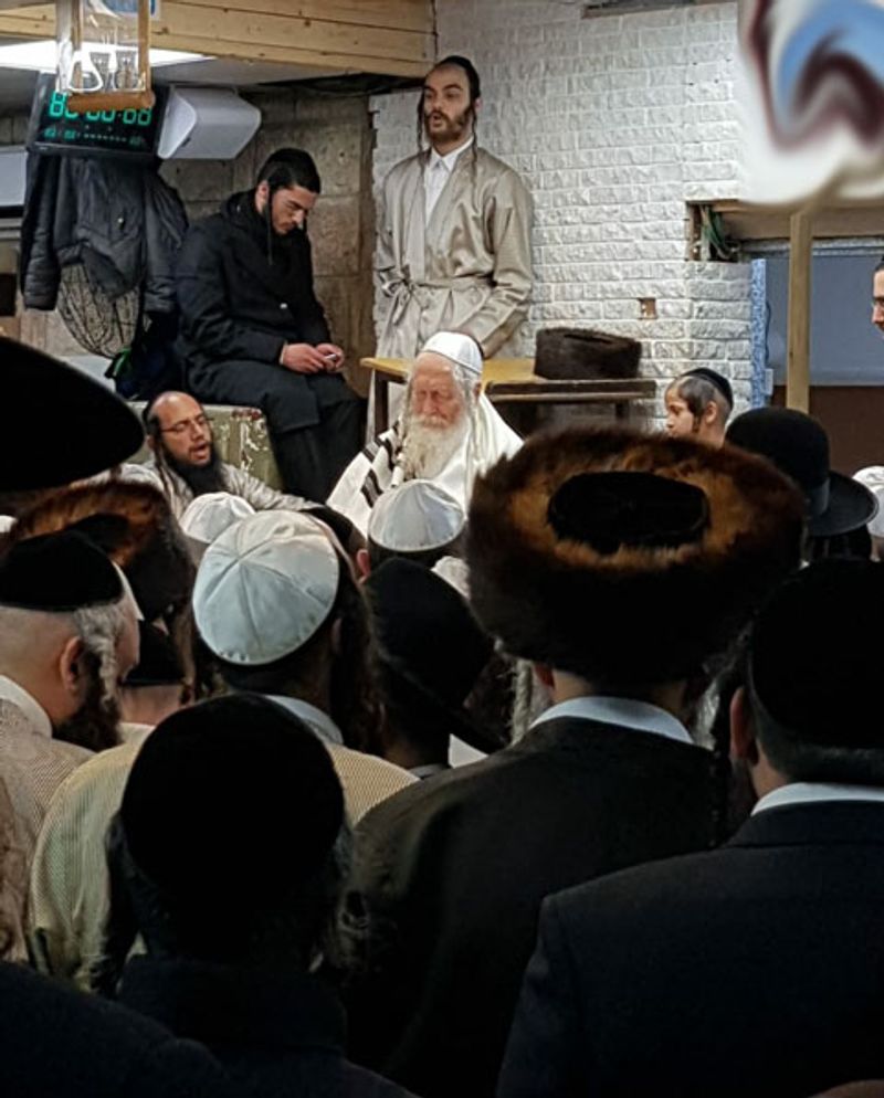 מוצאי חג הפסח תשע