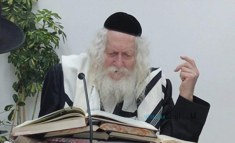 כנס חבורת בני הנעורים דישיבה קטנה במעונו ובהשתתפותו של הגה"צ רבי אליעזר ברלנד