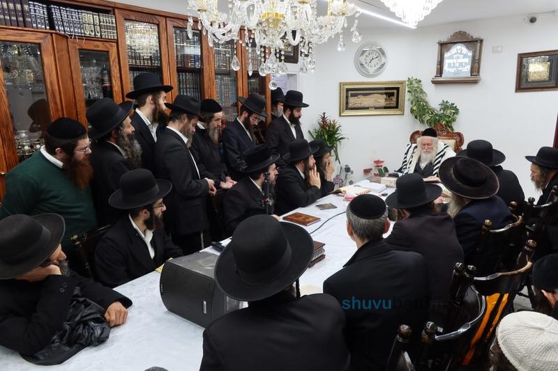 שיעור לישיבת נועם ה' במעונו של הגה"צ רבי אליעזר ברלנד שליט"א