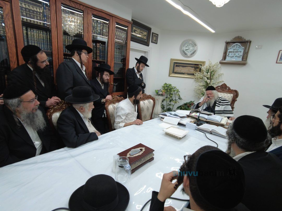 שיעור לכולל 'מגיני ארץ' במעונו של הגה"צ רבי אליעזר ברלנד שליט"א