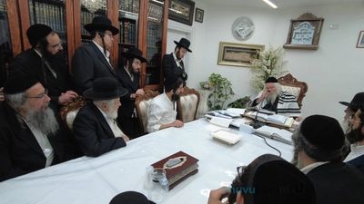שיעור לכולל 'מגיני ארץ' במעונו של הגה"צ רבי אליעזר ברלנד שליט"א