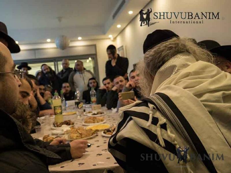 הגה"צ הרב אליעזר ברלנד שליט"א מחזיר את עם ישראל בתשובה