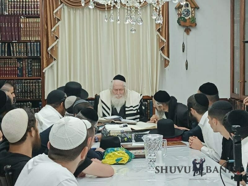 Shiur at Rav Berland’s Home to the “Meshivat Nefesh” Community of Beit Shemesh