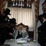 מְנַחֵם לְנַפְשִׁי • בני המשפיע הרה"ח ר' אליהו מירב זצוק"ל בניחום אבלים בקודש פנימה