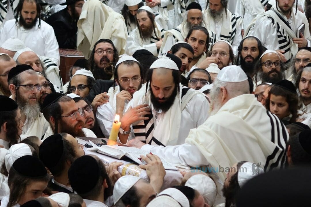 אמת נהדר היה כהן גדול – סיקור יום הכיפורים במחיצתו של הגה"צ רבי אליעזר ברלנד שליט"א