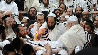 אמת נהדר היה כהן גדול – סיקור יום הכיפורים במחיצתו של הגה"צ רבי אליעזר ברלנד שליט"א