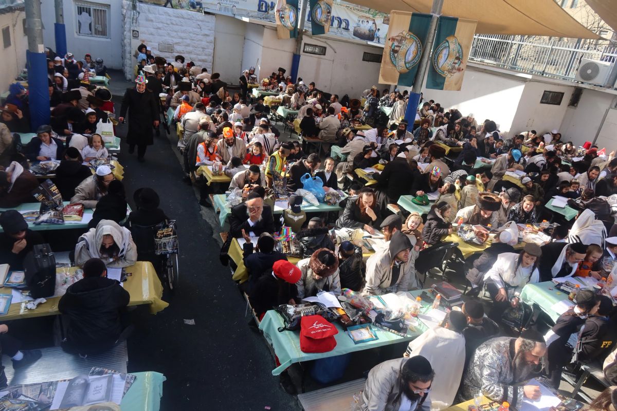 תיעוד מיוחד: מאות 'ילדי הצדיק' לומדים בחג הפורים ומצילים את העולם