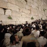 וּנְשַׁלְּמָה פָרִים שְׂפָתֵינוּ • הגה"צ רבי אליעזר ברלנד שליט"א עלה לרגל יחד עם אלפים מחסידיו