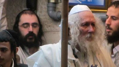 "אם רבי עקיבא היה בא לכל השיעורים הוא לא היה נסרק במסרקות של ברזל" - דברי הגה"צ הרב אליעזר ברלנד שליט"א