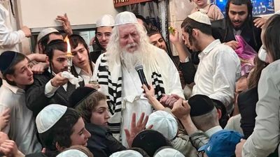 וַיַּקְהֵל מֹשֶׁה אֶת כָּל עֲדַת בְּנֵי יִשְׂרָאֵל • שבת פרשת ויקהל־שקלים בצילו של הגה"צ רבי אליעזר ברלנד שליט"א