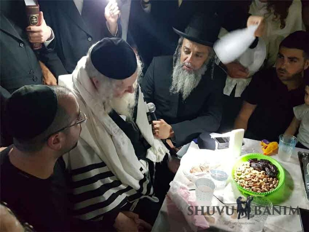 עוד ממראות הקודש מהערב הלא נשכח של הגה"צ הרב אליעזר ברלנד שליט"א בציונו של הבבא סאלי זצוק"ל - גלריית תמונות מס' 2