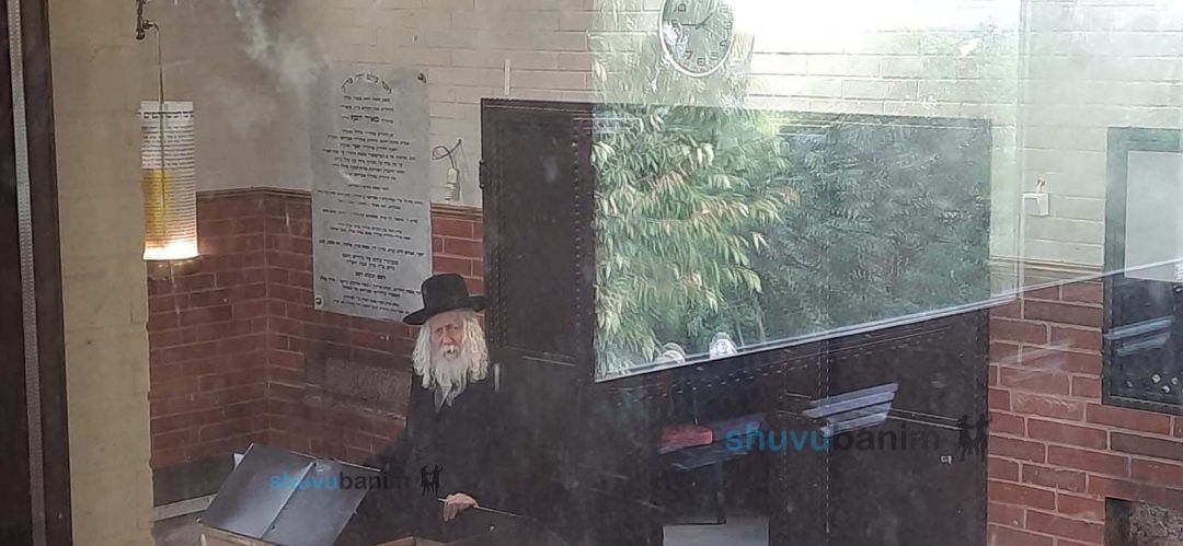 'פּוֹעֵל פַאר כְּלַל יִשְׂרָאֵל' • הגה"צ רבי אליעזר ברלנד שליט"א בציון רבי ישעיה בן רבי משה מקרעסטיר