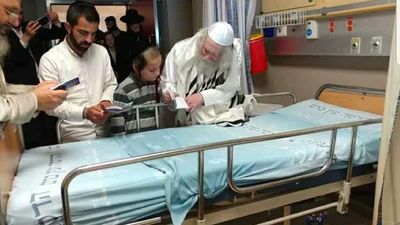 גלריה מרהיבה מביקור החולים של הגה"צ הרב אליעזר ברלנד שליט"א בהדסה עין כרם