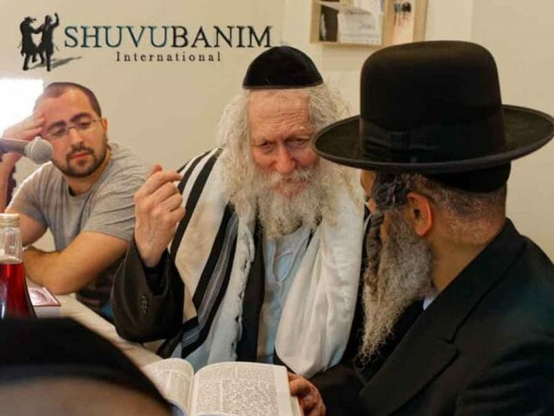 צפו: אור חדש ישן - הגה"צ הרב אליעזר ברלנד שליט"א עורך חוגי בית ברחבי הארץ