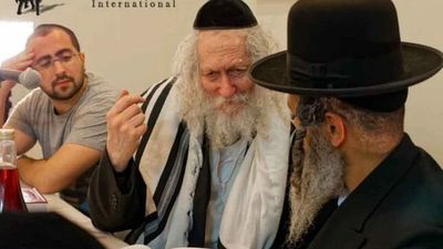 צפו: אור חדש ישן - הגה"צ הרב אליעזר ברלנד שליט"א עורך חוגי בית ברחבי הארץ - גלריית תמונות