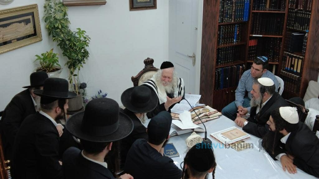 שיעור מיוחד ל'שובו בנים באר שבע' בבית הגה"צ רבי אליעזר ברלנד שליט"א