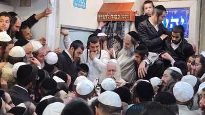 כִּי קָרַן עוֹר פְּנֵי מֹשֶׁה • שבת פרשת כי־תשא בצילו של הגה"צ רבי אליעזר ברלנד שליט"א