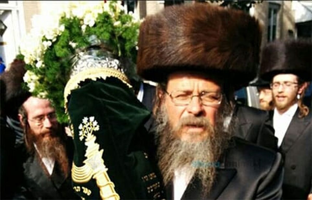 הרב משה ביננשטוק שליט"א - "כל מעתיקי השמועה צריכים לנשק את הרגליים של הרב ברלנד"