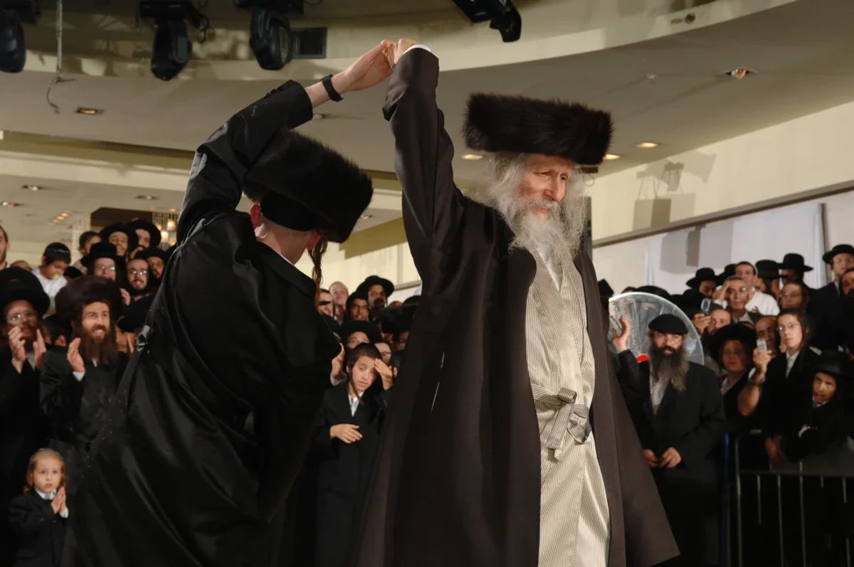 עַל יְדֵי הָרִקּוּדִים שֶׁל ט"וּ בְּאָב מְבַטְּלִים אֶת כָּל הַמִּלְחָמוֹת • ט"ו באב במשנתו של הגה"צ רבי אליעזר ברלנד שליט"א