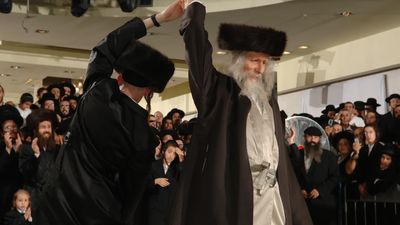 עַל יְדֵי הָרִקּוּדִים שֶׁל ט"וּ בְּאָב מְבַטְּלִים אֶת כָּל הַמִּלְחָמוֹת • ט"ו באב במשנתו של הגה"צ רבי אליעזר ברלנד שליט"א