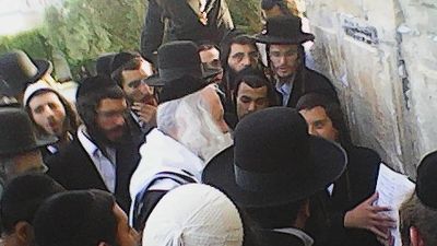 Rav Berland Shlit"a Comes to Cave of the Patriarchs Erev Shavuot