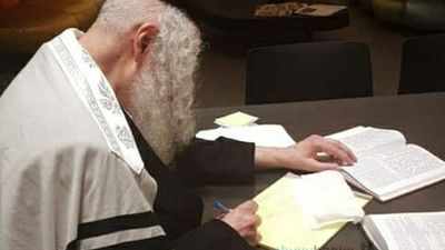 תפילה חדשה להינצל מהקורונה ובמיוחד לנשים הרות - הגה"צ הרב אליעזר ברלנד שליט"א