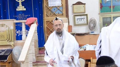 צפו: "יש כעס גדול בשמיים על אלו שמזלזלים בהגה"צ הרב אליעזר ברלנד שליט"א - דברי הרב דב קוק שליט"א