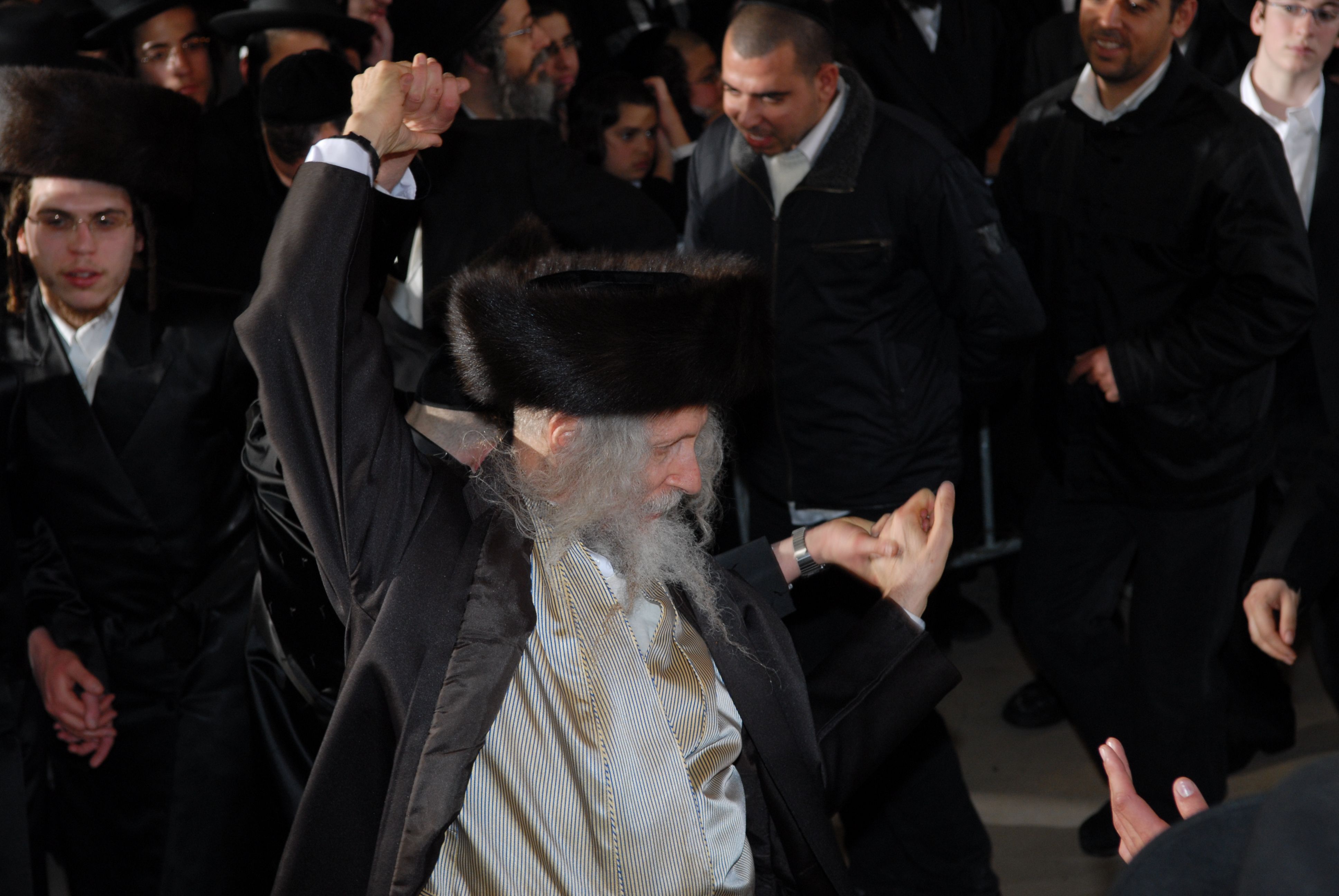 צפו: סיפורים קצרים – הגה"צ הרב אליעזר ברלנד שליט"א – חצי מליון בלי פדיון