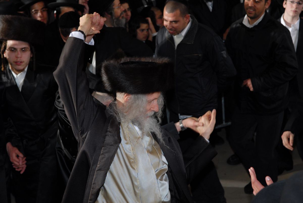 "כי בשמחה תצאו" דברי הגה"צ הרב אליעזר ברלנד שליט"א - אקטואלי מאוד